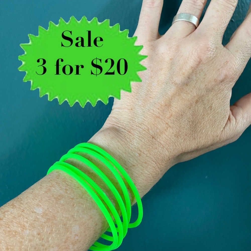 Neon GREEN 5pc Rubber Gummy Bracelets Silicone Jelly Wristbands 80s retro set